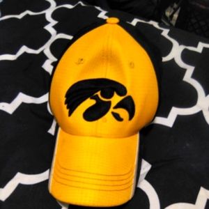 Russell Hawkeyes hat